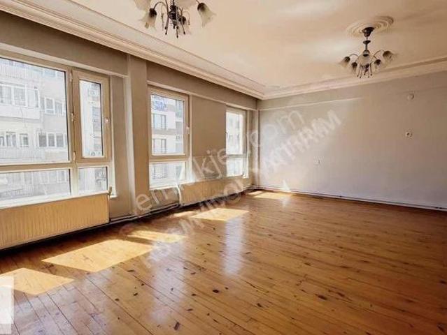 Redstone Myidol'den Kiralık 3+1 Daire Merkezi Konum
