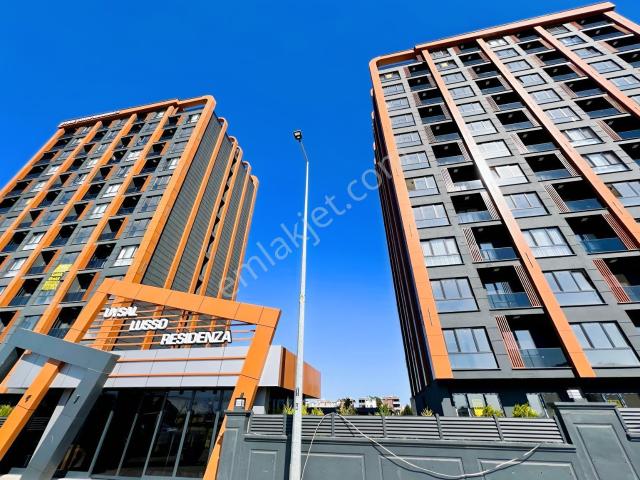 Redstone'dan Uysal Lusso'da Havuz Cephe Eşyalı 1+1 Kiralık Daire