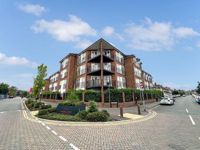 Reet Gardens, Slough, Berkshire SL1, 2 bed flat to rent, £1,700 pcm | PrimeLocation