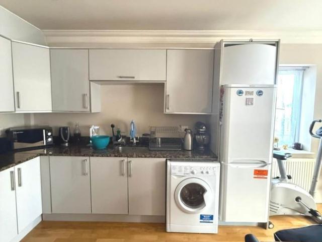 Reet Gardens, Slough SL1, 2 bed flat to rent, £1,700 pcm | PrimeLocation