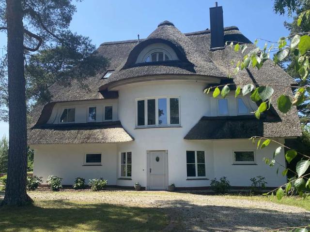 Reetdachanwesen in Alleinlage und mit Weitblick in begehrter Wohnlage im Süden Hamburgs