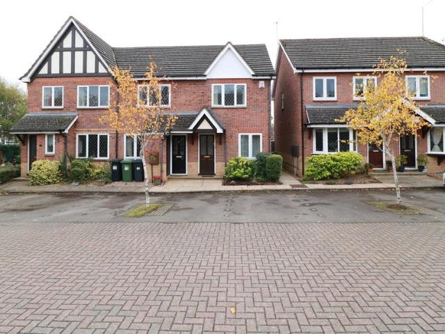 Reeve Drive, Kenilworth 2 bed semi detached house to rent £1,200 pcm £277 pw