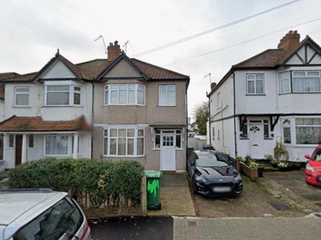Reeves Avenue, Kingsbury NW9, 4 bed semi detached house to rent, £2,850 pcm | PrimeLocation