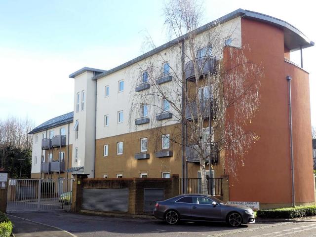 Reeves House, Three Bridges 1 bed flat to rent £1,275 pcm £294 pw