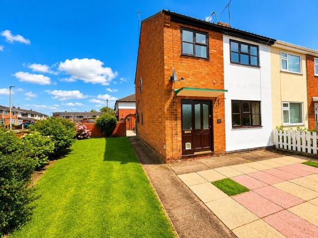Reeves Road, Chester CH3 3 bed semi detached house to rent £1,400 pcm £323 pw