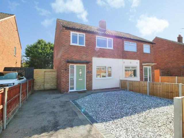 Reeves Road, Chester CH3 3 bed semi detached house to rent £1,600 pcm £369 pw