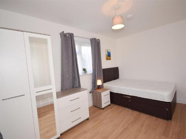 Reed Street, Ryde, PO33 1EN 1 bed in a house share to rent £525 pcm £121 pw