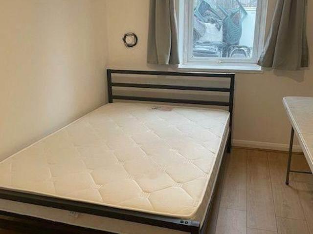 Reede Road, Dagenham RM10 2 bed house share to rent £800 pcm £185 pw