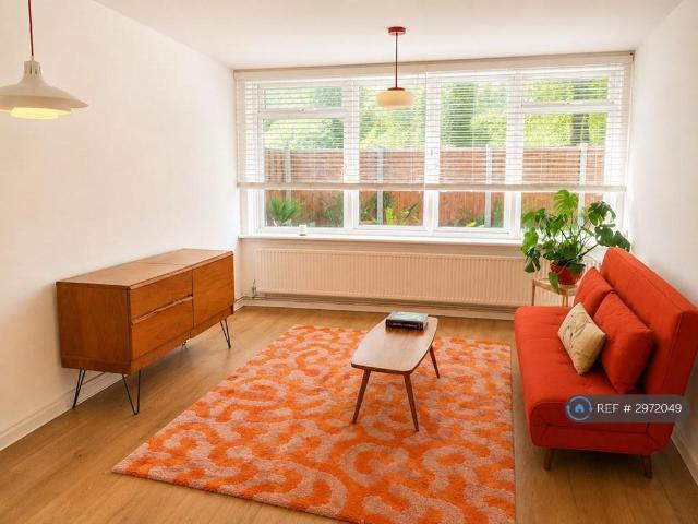 Reedham Close, London, N17 1 bed flat to rent £2,250 pcm £519 pw