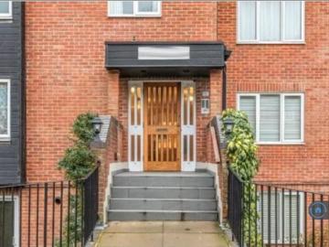 Reedham Drive, Purley, CR8 3 bed flat to rent £2,300 pcm £531 pw