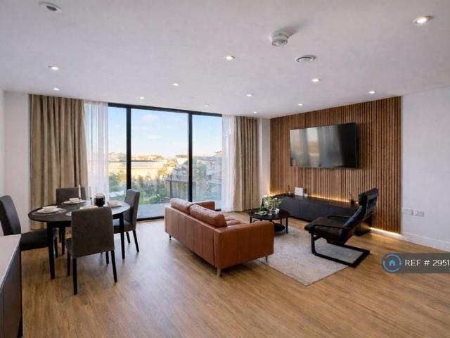 Reef Manor, Bournemouth, BH5 2 bed flat to rent £1,650 pcm £381 pw