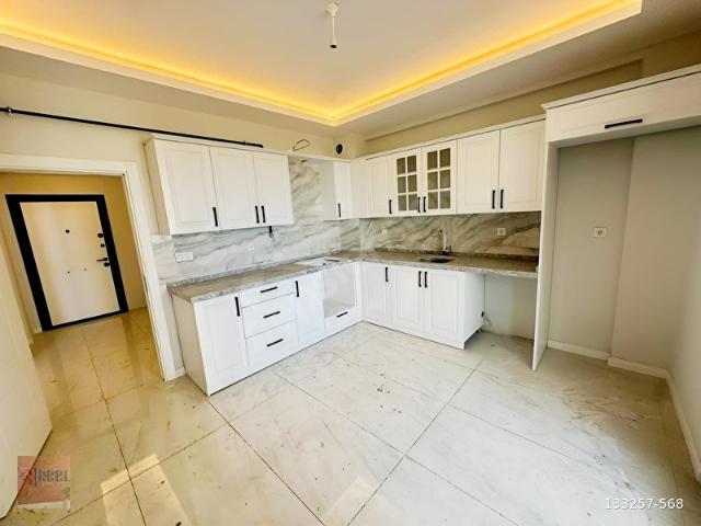 REEL'DEN GÖKDELENLER ALTINDA LÜKS CAM BALKON VE KİLERLİ 3+1
