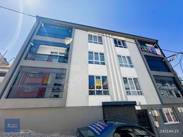 REES'den EMEK'de DİLEK TEPE PARKI YAKINI GENİŞ 2+1