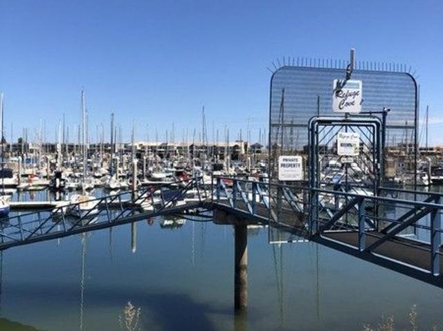 Refuge Cove 10.3m Marina Berth
