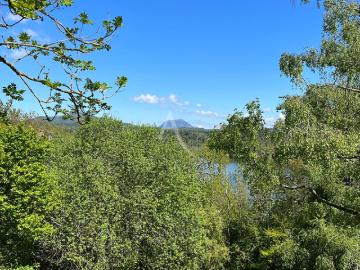 CHALET 4 PERSONNES AU BORD DU LAC D'AYDAT AVEC VUE LAC ET PUY DE DÔME