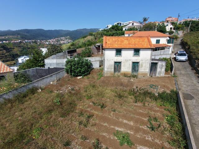 Refúgio no Loreto, Calheta | Oportunidade Única de Retiro ou Investimento, lote com 512m2
