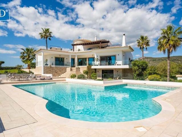 Refúgio contemporâneo com vista para o mar, piscina e aparta. 414m² Moncarapacho e Fuseta