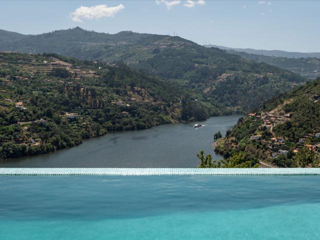 Refúgio contemporâneo no Douro — vistas panorâmicas, tranqui. 350m² Santa Cruz do Douro e São Tomé de Covelas