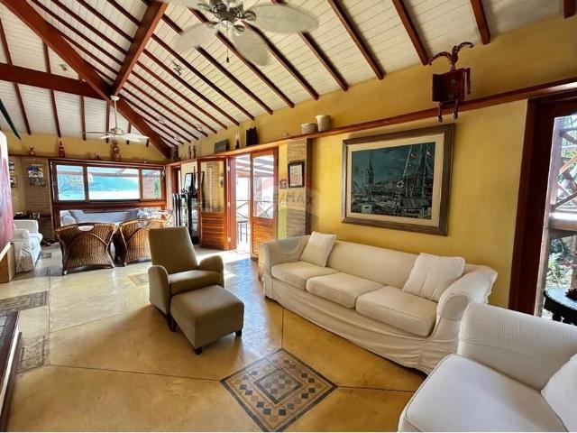 Refúgio dos Sonhos: Casa bela vista em Ilhabela