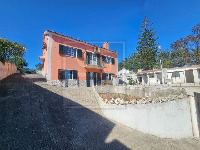 Refúgio em Mafra: Moradia T4 com Grande Potencial de Lazer e Terreno de 2.500 m² Viabilidade de Construção de outra Moradia