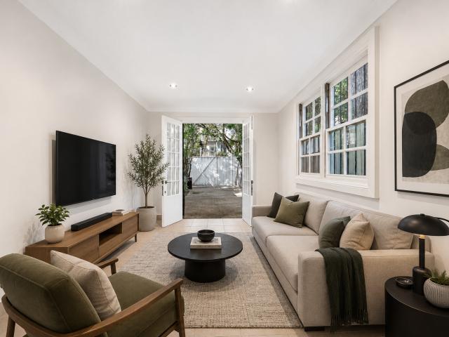 Refurbished 4 bed Terrace on cusp of Carriageworks and the City