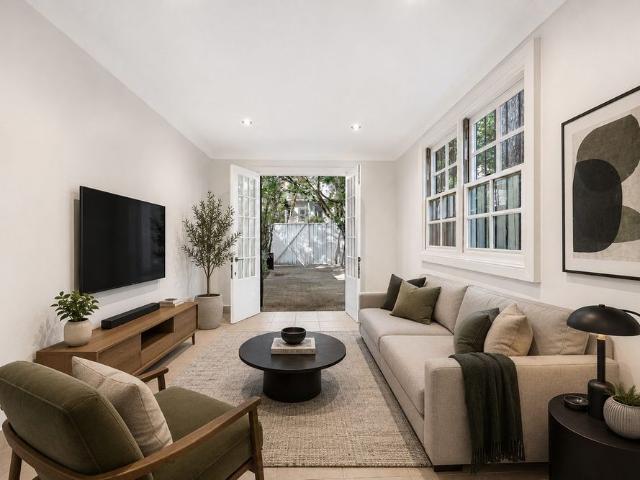 Refurbished 4 bed Terrace on cusp of Carriageworks and the City
