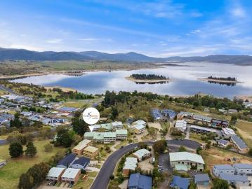 Jindabyne, Snowy River, Victoria - Parking