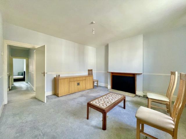 Refurbished 2 bed in Finchley Central N3