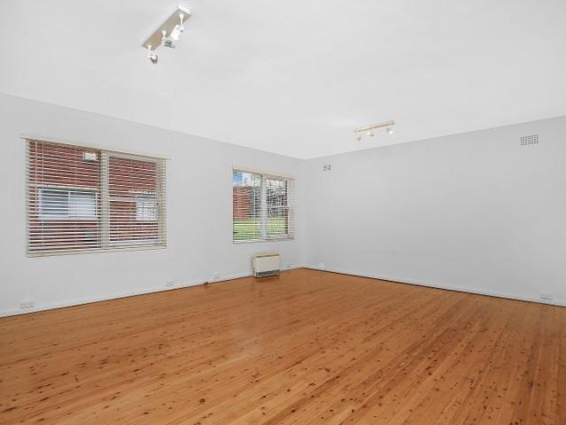 Refurbished 2 Bedroom Apartment Flooded With Natural Light!