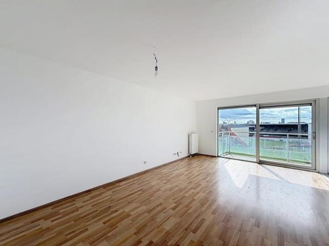 Refurbished 2 bedroom apartment
