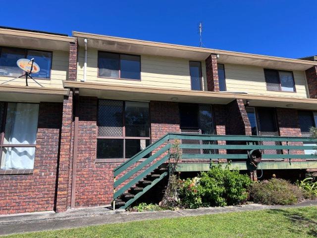 Refurbished 2 Bedroom Townhouse in a Quiet Complex