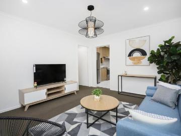 Refurbished 2 Bedroom Unit Offering Comfort, Security & Convenience