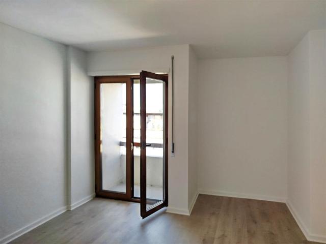 Refurbished 3 bedroom apartment with balconies in S. Lázaro in Braga, for rent