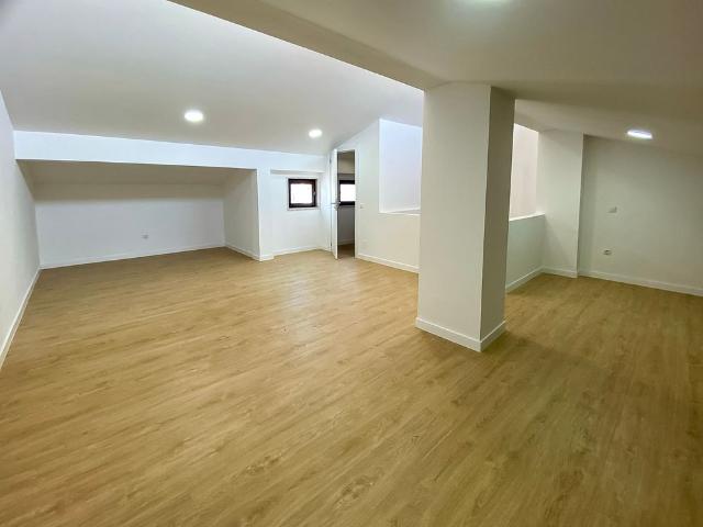 Renovated 3 Bed Villa in Alapraia