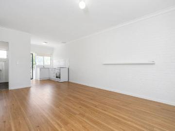 Refurbished unit in peaceful, well connected suburb