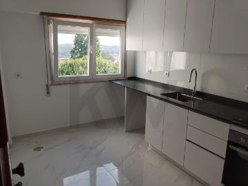 Refurbished Apartment, T2 Panoramic View in Massamá – Rent