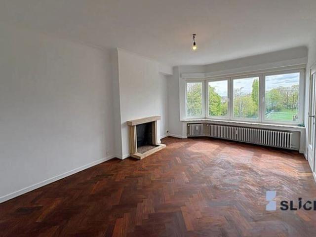 Refurbished apartment Uccle