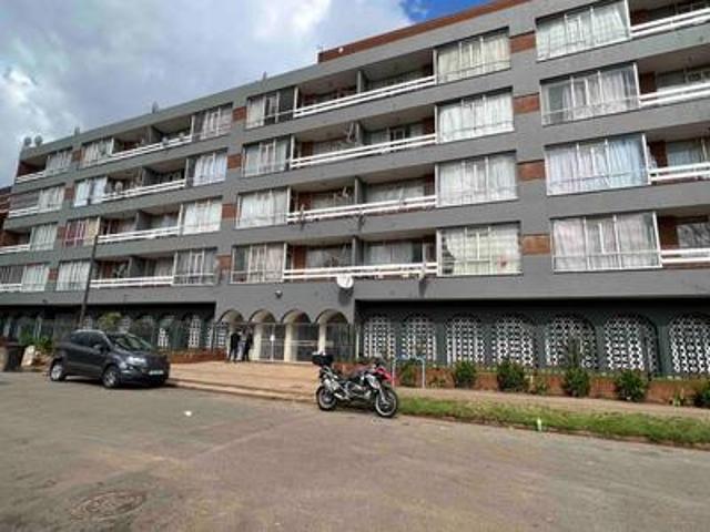 refurbished beautiful 1 bed apartmen.