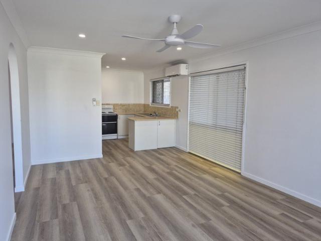 Refurbished Beachside Duplex Steps From The Beach