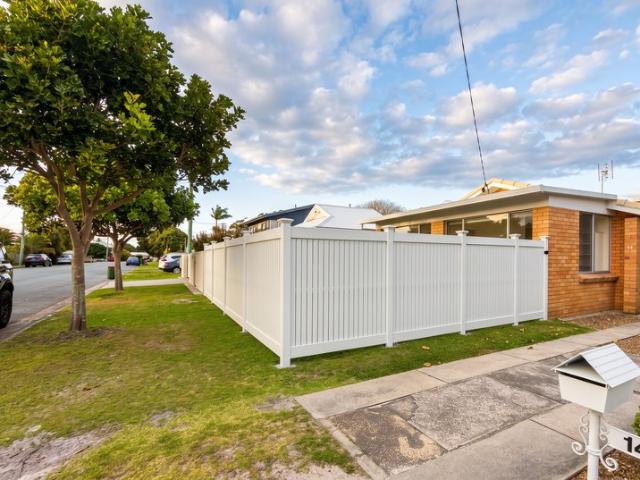 Refurbished Coastal living a block back from Golden Beach waterfront