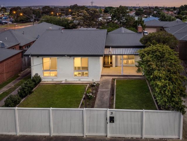 Refurbished home with massive shed on approx. 768m2