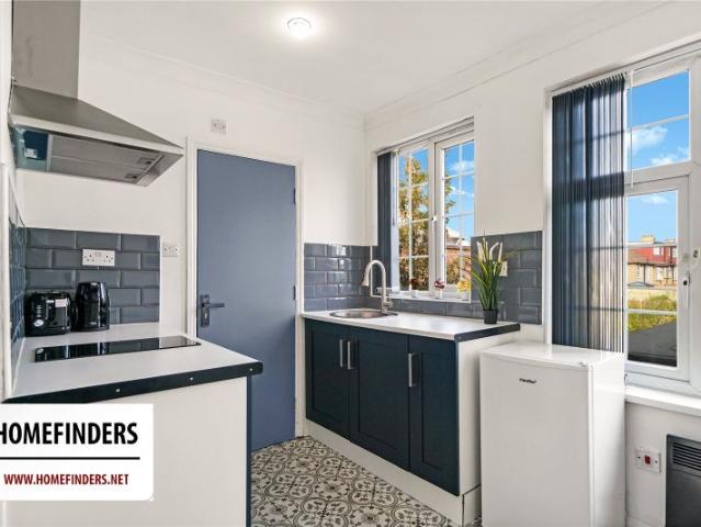 Refurbished one bedroom flat on Lea Bridge Road