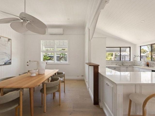 Refurbished Queenslander with Character & Versatility
