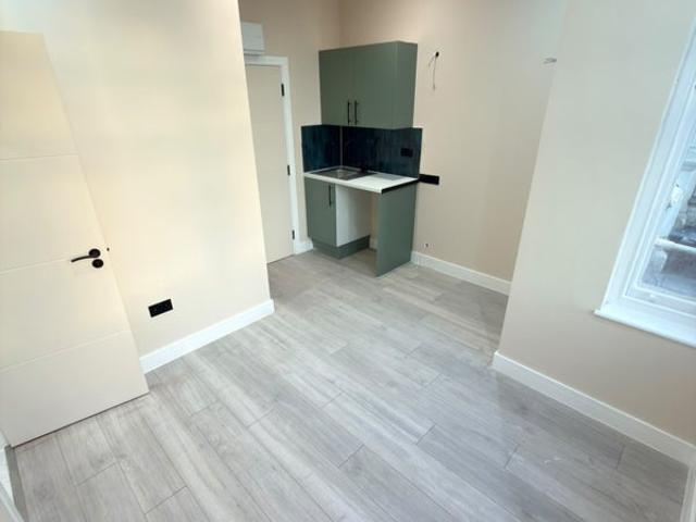 Refurbished Studio in Clapton – Available Now