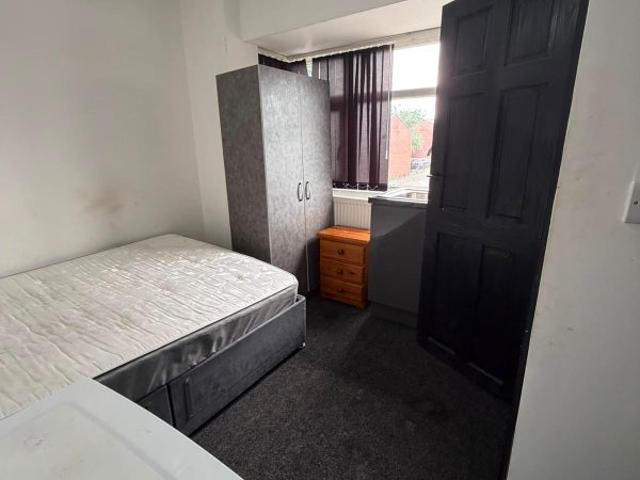 Refurbished Studio | M9 4HU