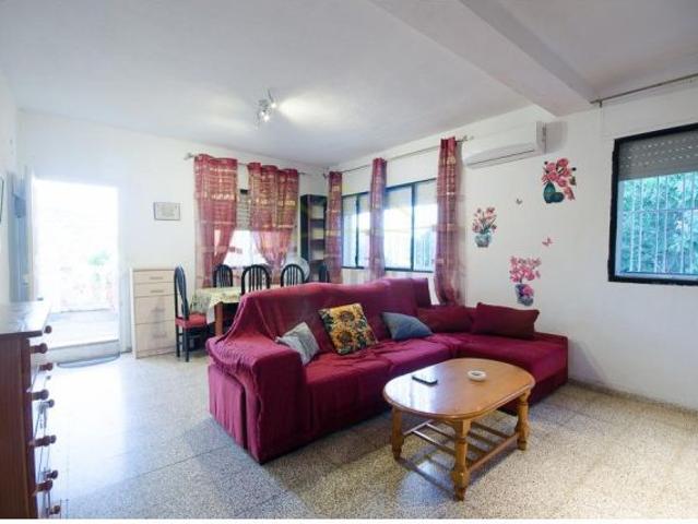 Ref. 04318. EXCLUSIVA Chalet con amplia parcela y piscina en Macastre