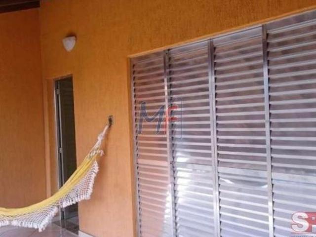 REF: 15.374 Terreno com dois excelentes sobrados construídos, água e luz separados, total de 5 qu