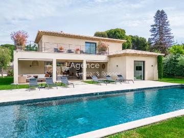 REF 173: LOCATION SAINT TROPEZ COCON DE TRANQUILLITE PROCHE DU CENTRE
