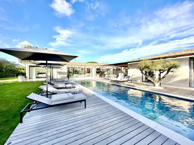 REF 203: SAINT TROPEZ VILLA PLAGE DES SALINS