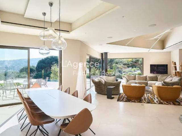 REF 227: LOCATION RAMATUELLE L'OUMEDE VILLA
